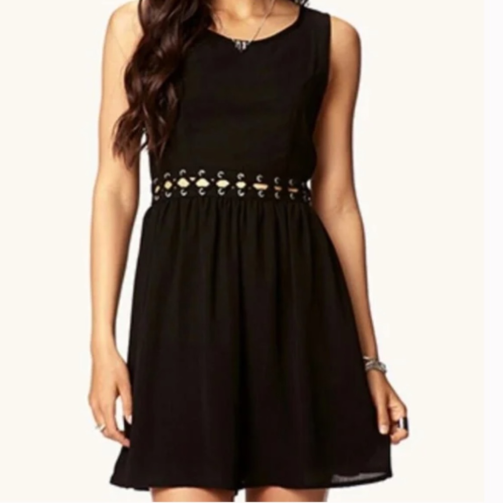 Forever 21 XXI Grommet Lace Up Waist Little Black Dress Size Large